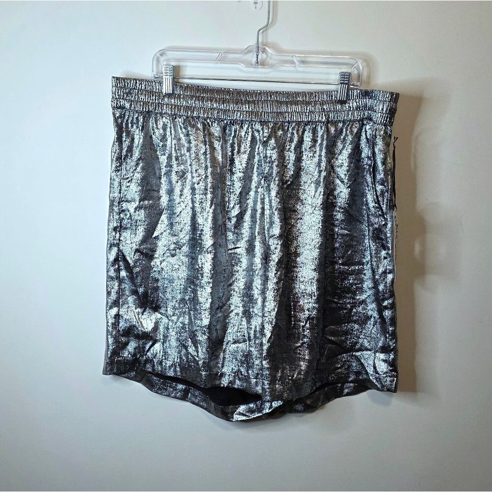 Future Collective Metallic Silver Elastic Waist Shorts Brand New Size XXL